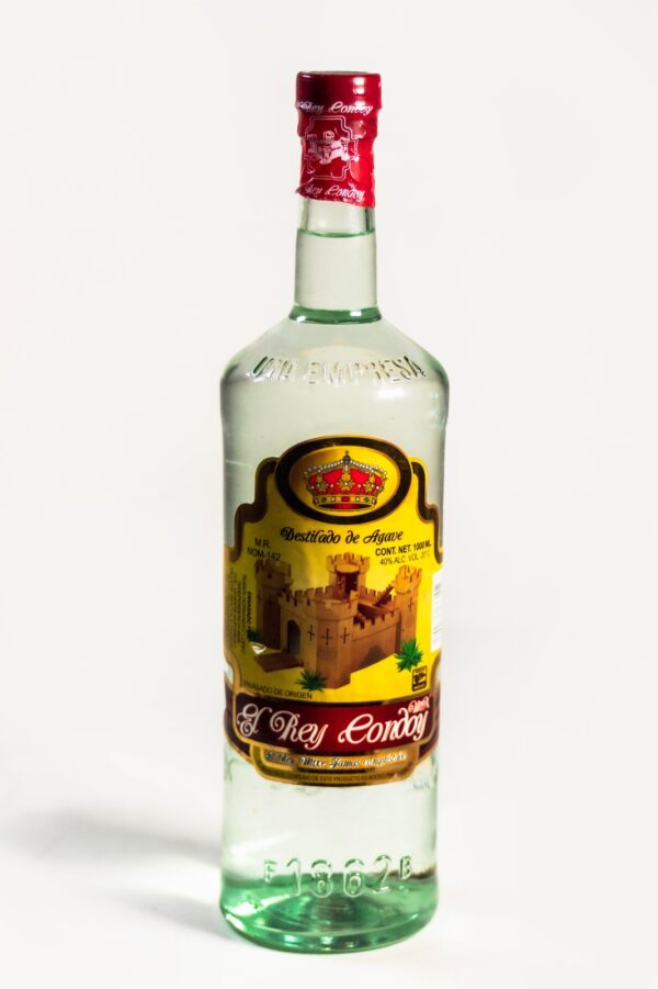Mezcal y Destilado de Mezcal Rey Condoy
